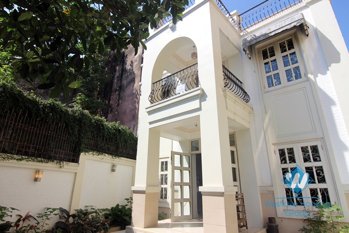 A gorgeous and new house for rent in Tay ho, Ha noi